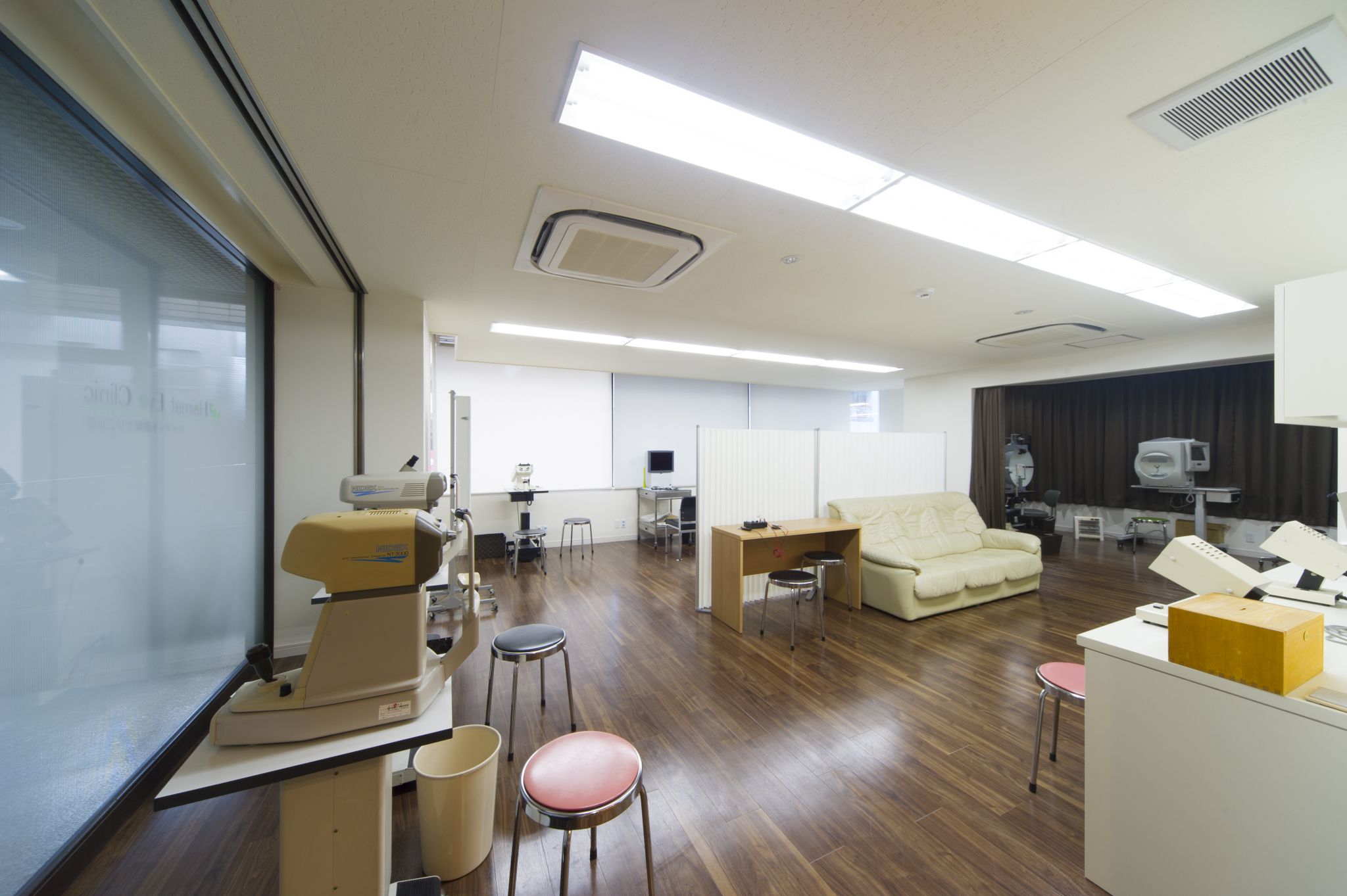 ゆったりと寛げるホテルライクなクリニック [ハイマート眼科クリニック]