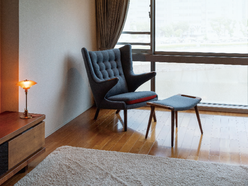 by the window　K邸