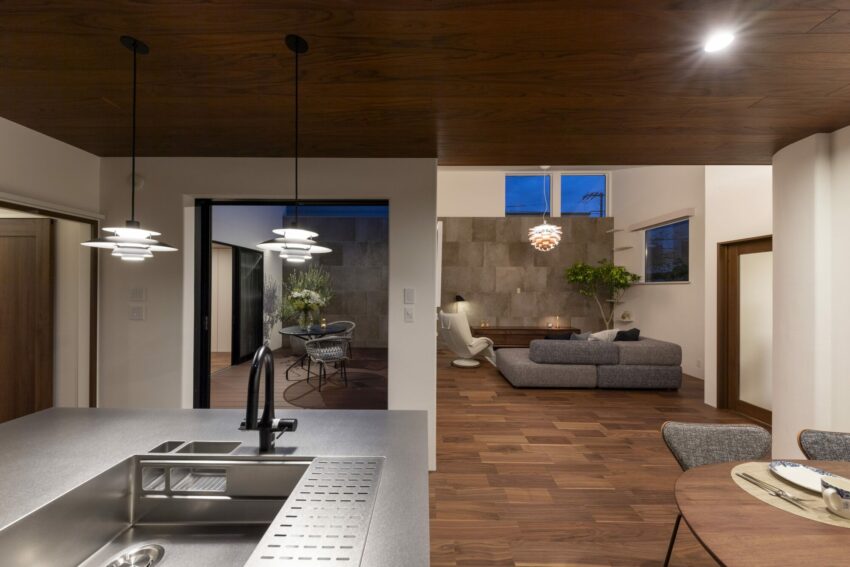 THE COURAGE HOUSE  T邸